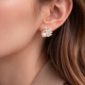 ✨ Classic Gold Swan Pearl Earrings Crystal Wing Studs Elegant Luxury Statement